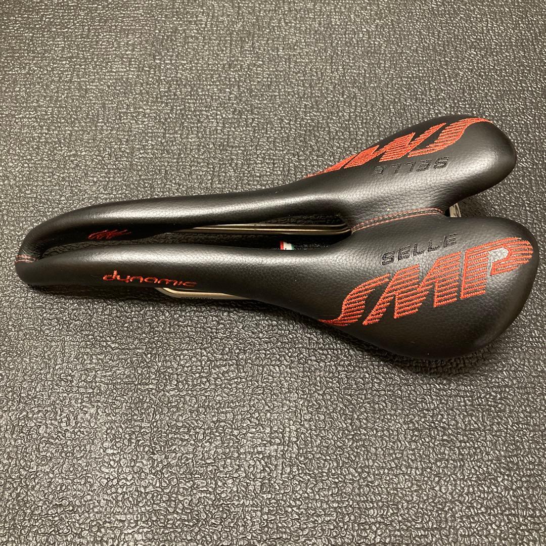 Selle SMP Dynamic サドル ブラック/レッド