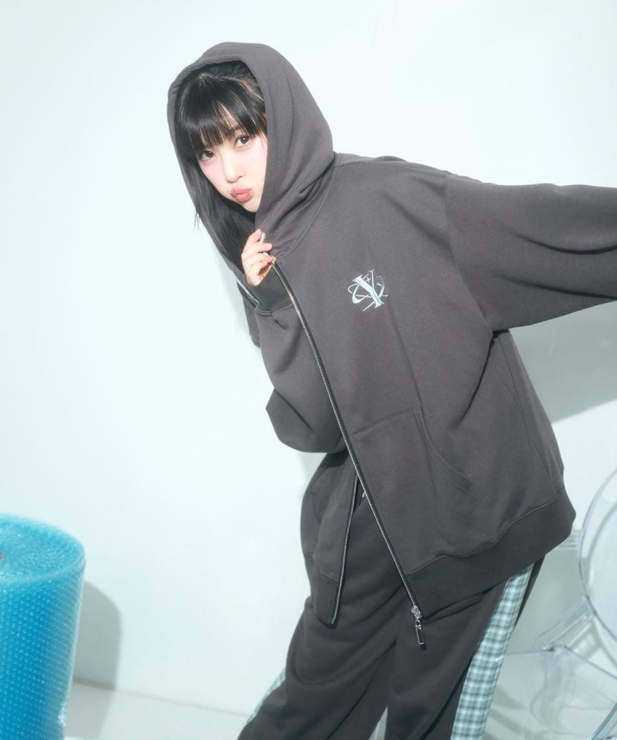 ラブライブ！エンブロイダリージップパーカーブラック　YUINARY新品