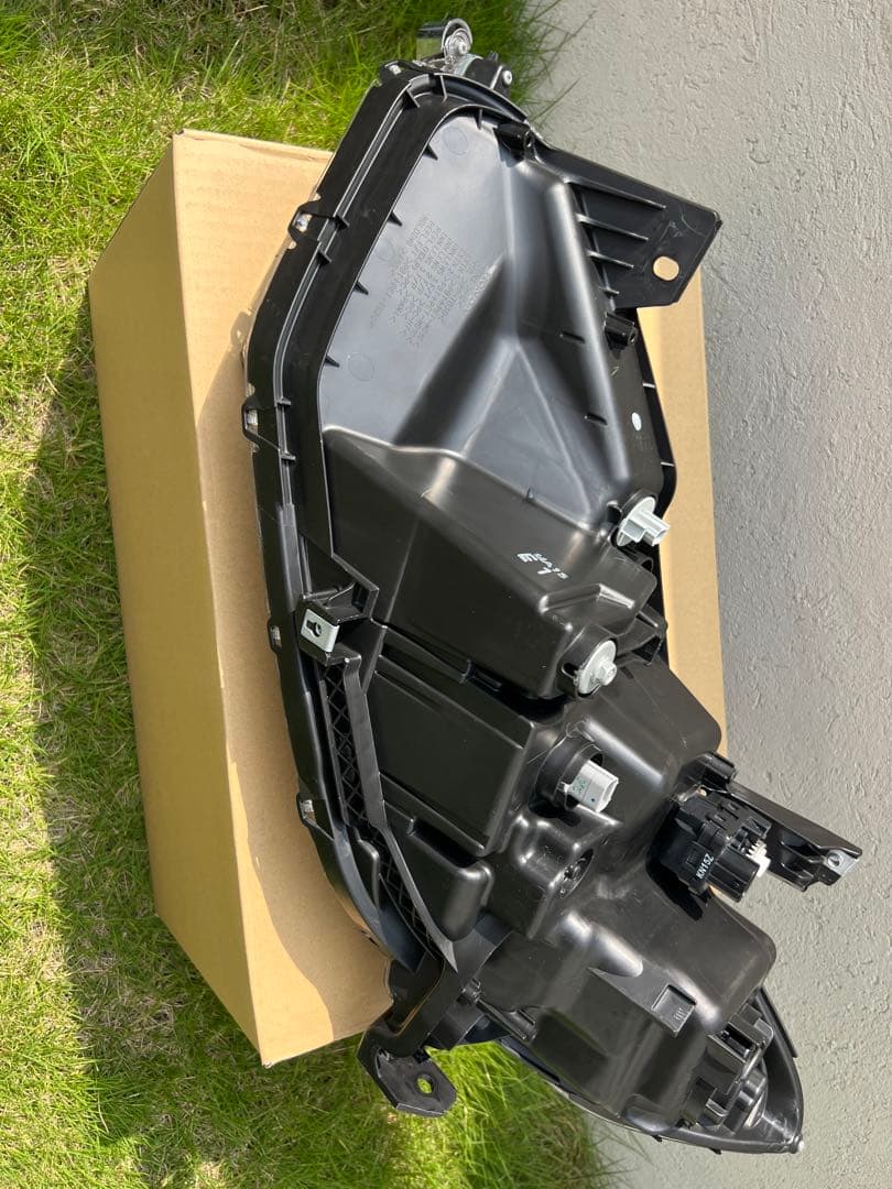 ホンダ シャトル GP7.8 GK8.9ヘッドライト右(運転席側)