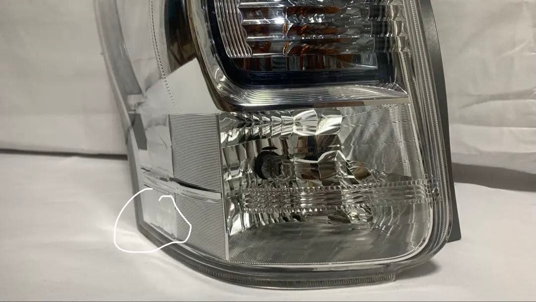 ZVW40 ZVW41 トヨタ プリウスα 前期型 純正左テールランプ