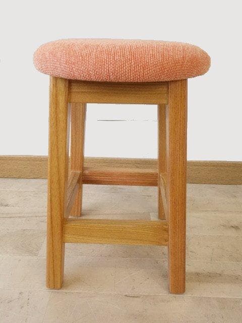 北海道手作り家具　ケヤキ（欅）材　スツール　布座（オレンジ色）