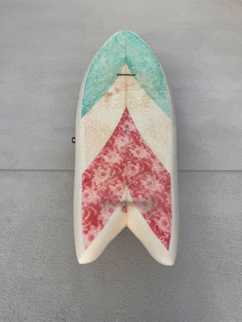 配送込　暗闇で光るxenosurfboard ツインザーフィッシュ