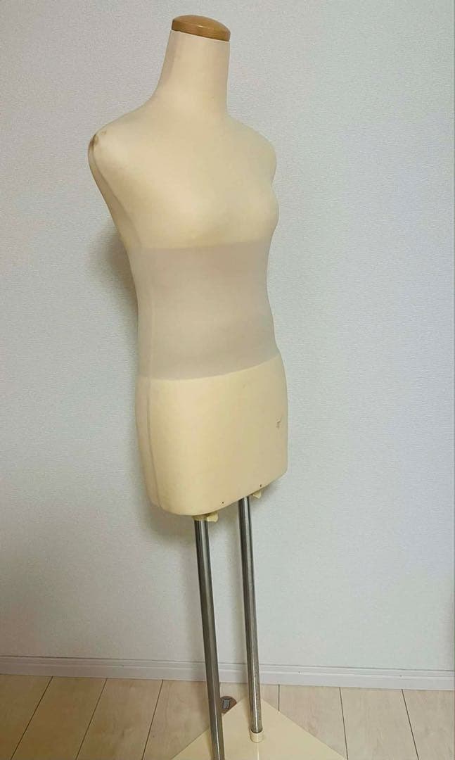 ベージュ プラスチック マネキン