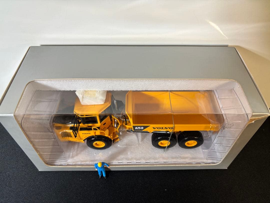 VOLVO A25D ミニカー 1/50 スケール