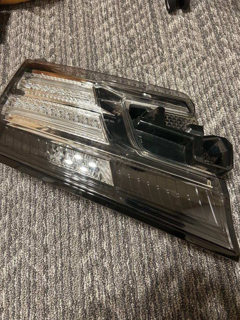 ヴェルファイア30前期 純正クリアテール