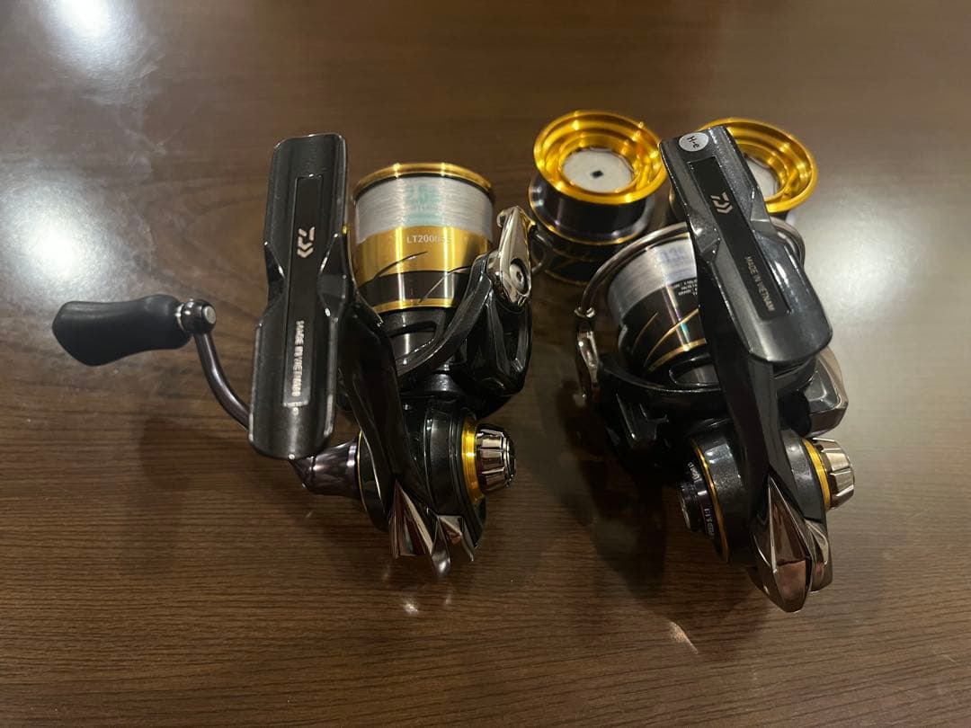 ダイワ　スピニングリール　21カルディア2000