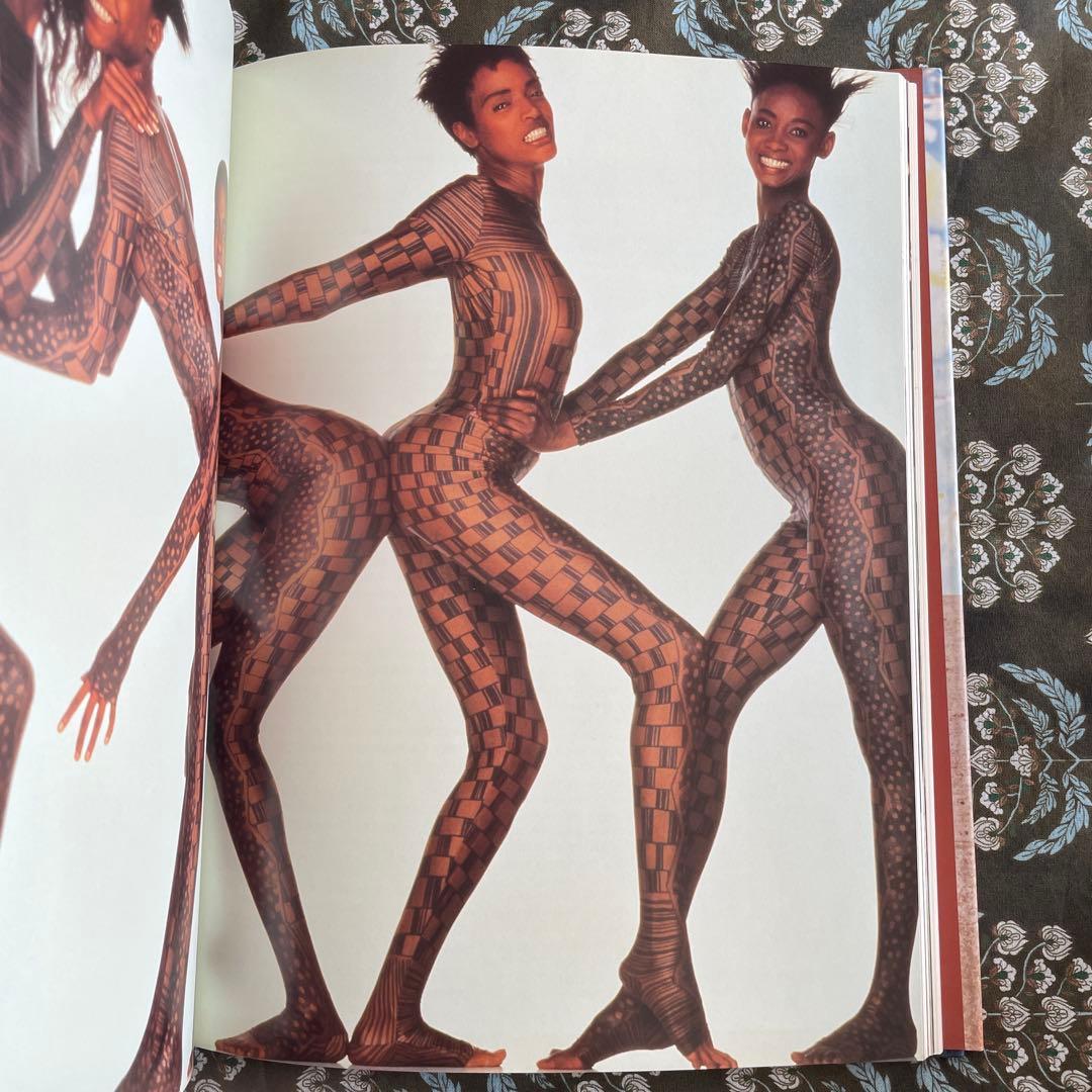 希少本 イッセイミヤケ ISSEY MIYAKE 写真集 TASCHEN