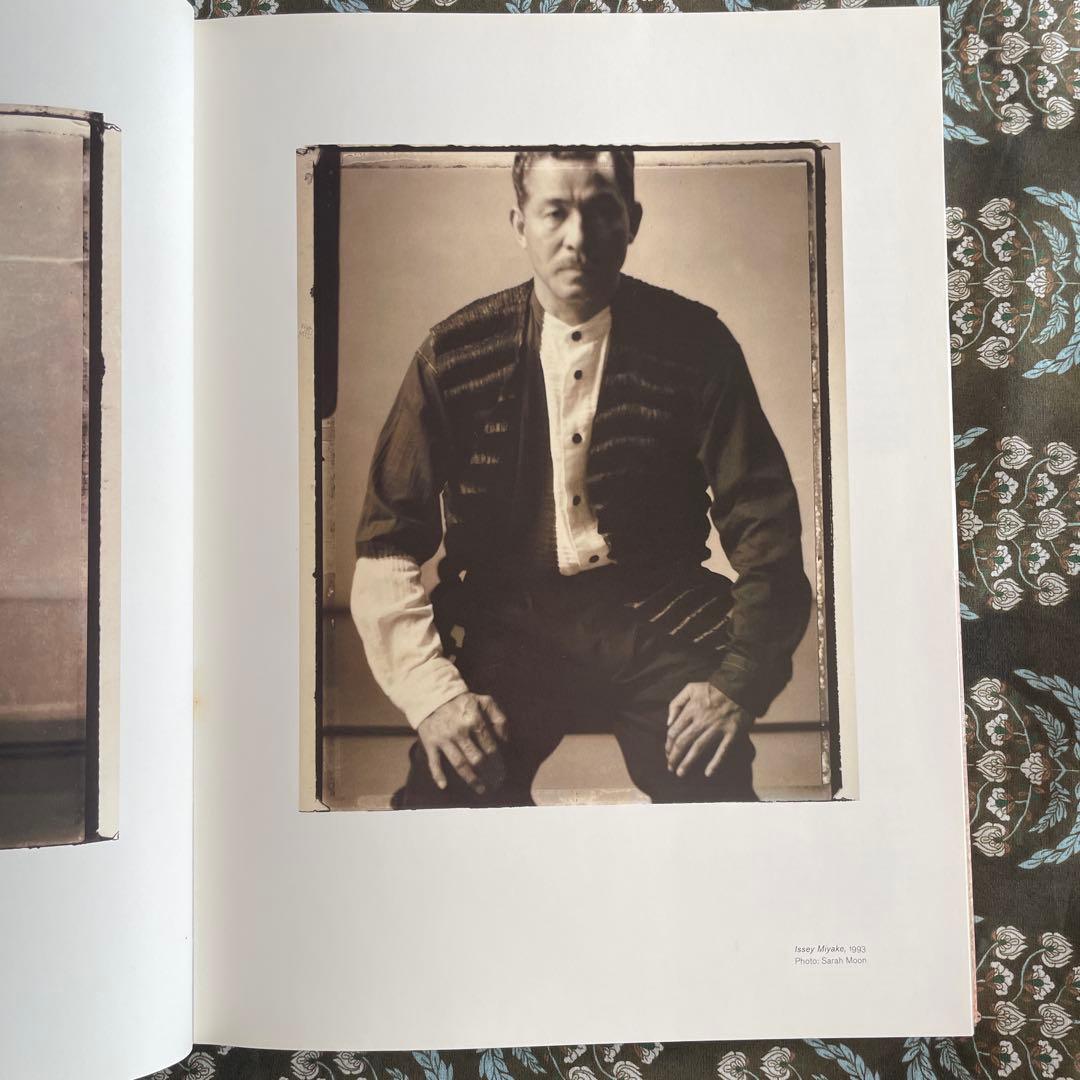 希少本 イッセイミヤケ ISSEY MIYAKE 写真集 TASCHEN