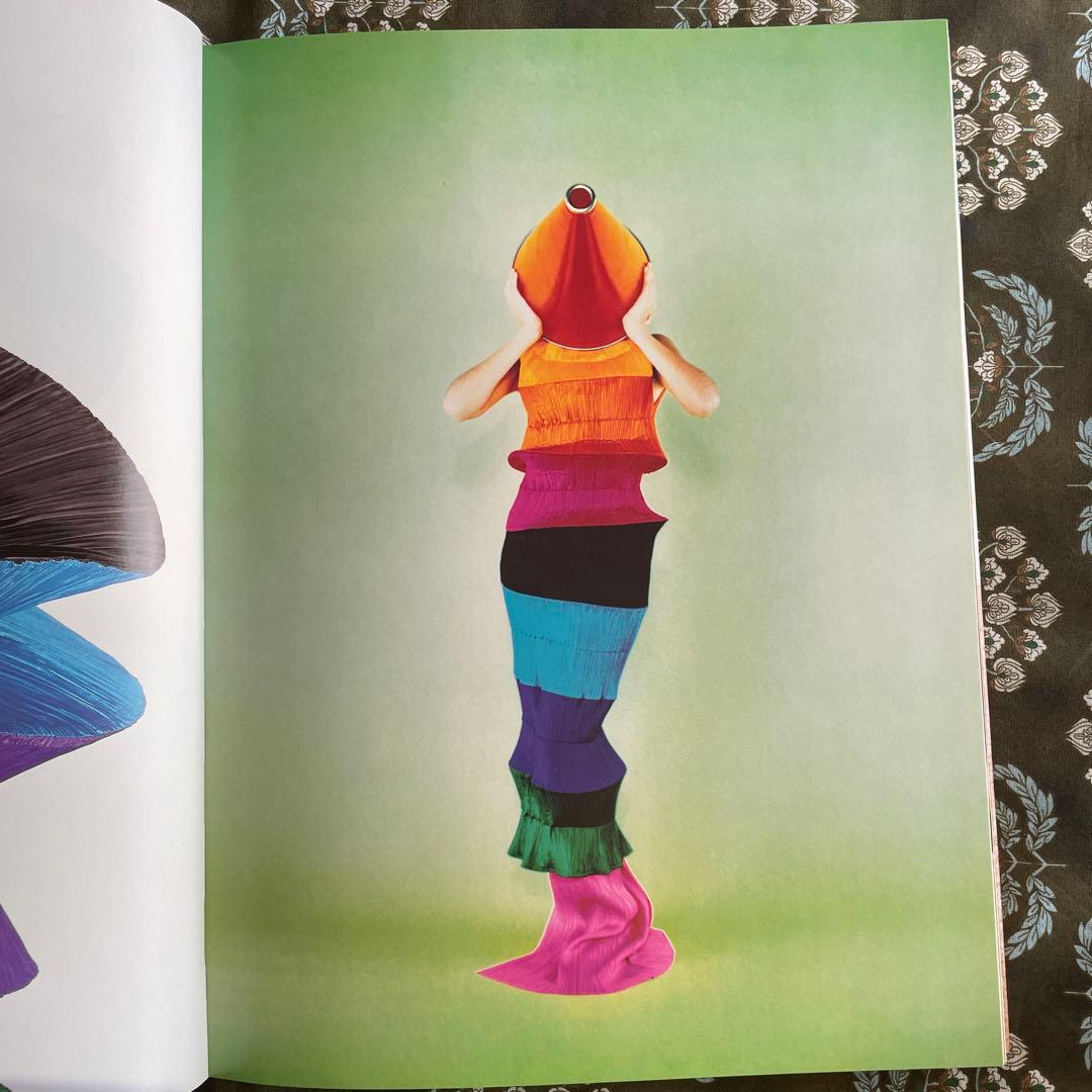 希少本 イッセイミヤケ ISSEY MIYAKE 写真集 TASCHEN