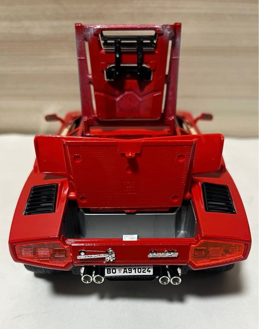 ブラーゴ 1/18 ランボルギーニ カウンタック　レッド
