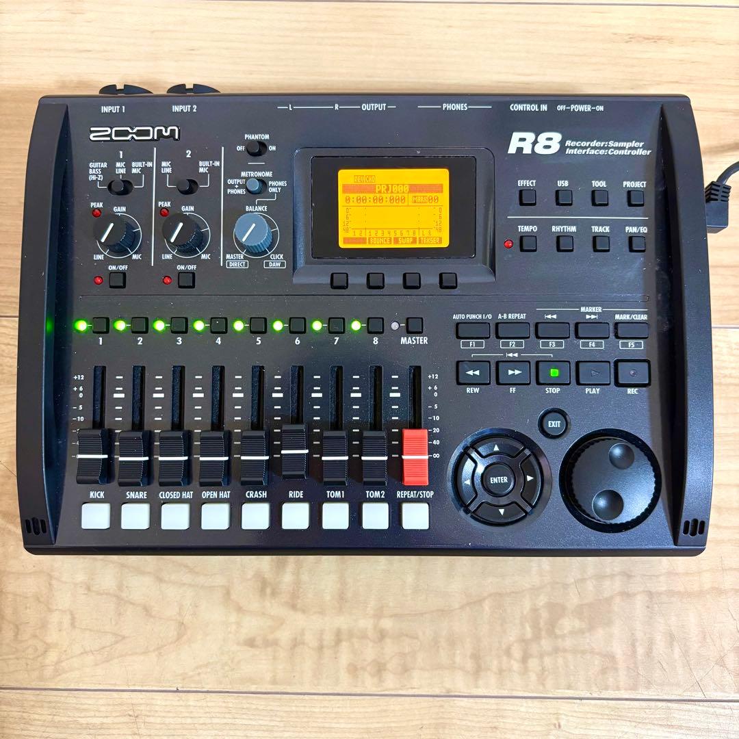 ZOOM R8 マルチトラックレコーダー　ズーム