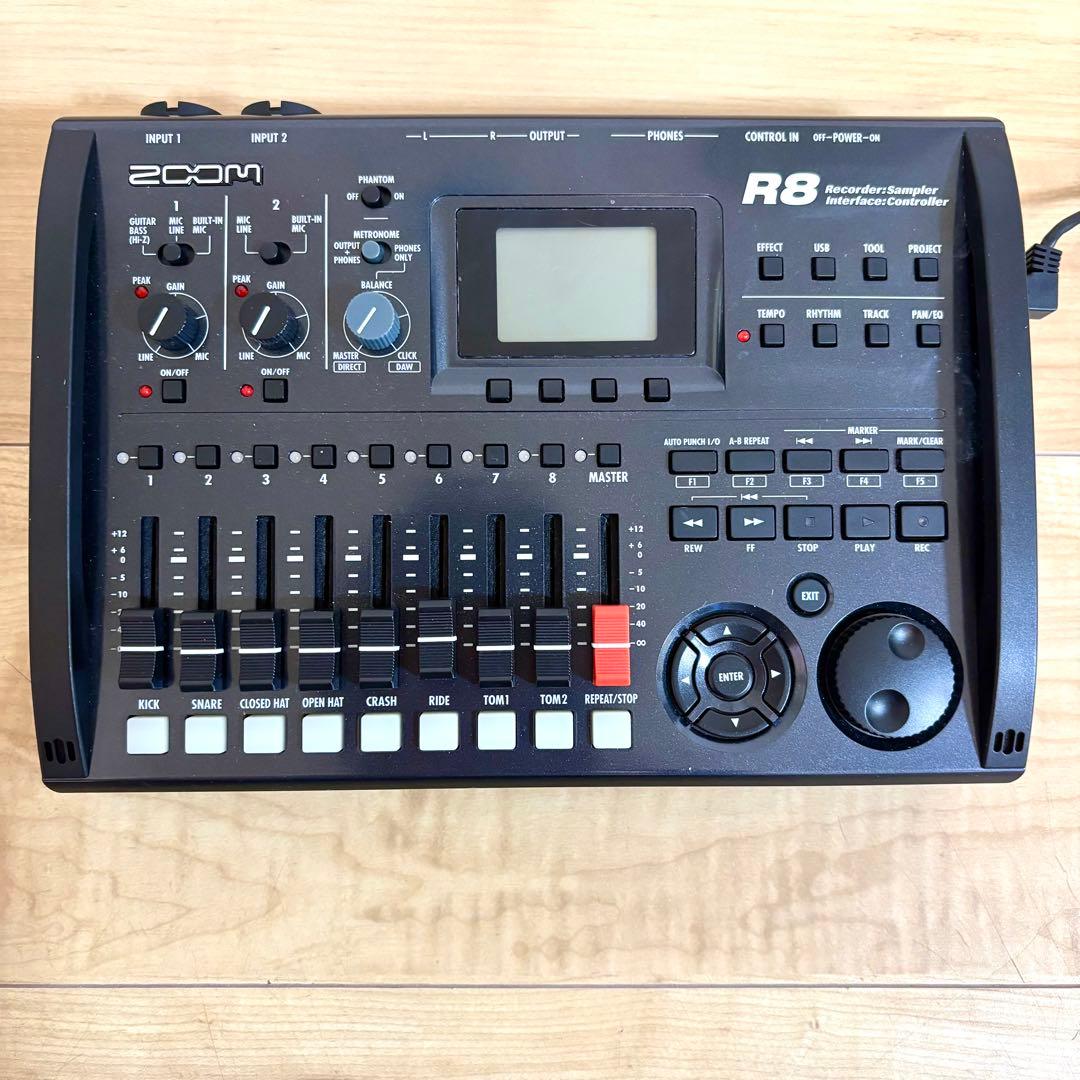 ZOOM R8 マルチトラックレコーダー　ズーム