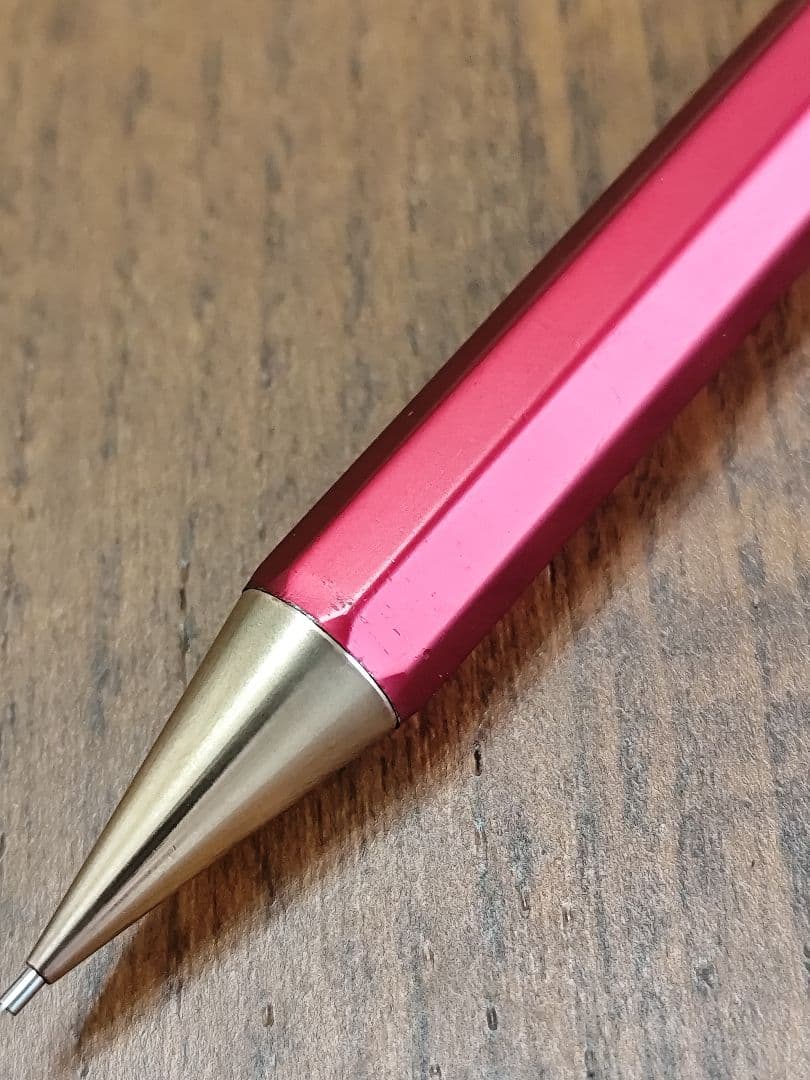 【カトリーヌ】カヴェコスペシャルレッド 0.7㎜　　検索　野原工芸　工房楔