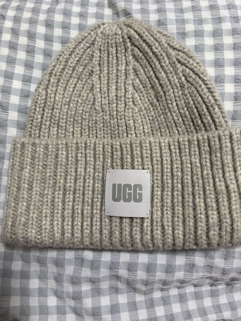 UGG ロゴ入りレディースチャンキーリブビーニー