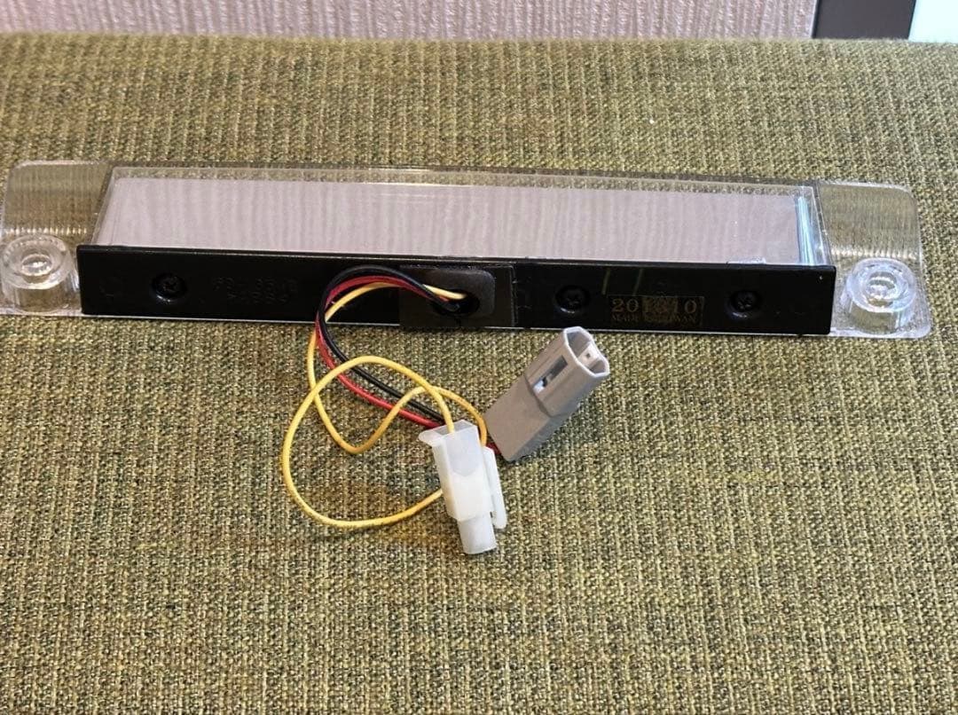 ヴァレンティ LEDハイマウントストップランプ トヨタTYPE3 クリアクローム