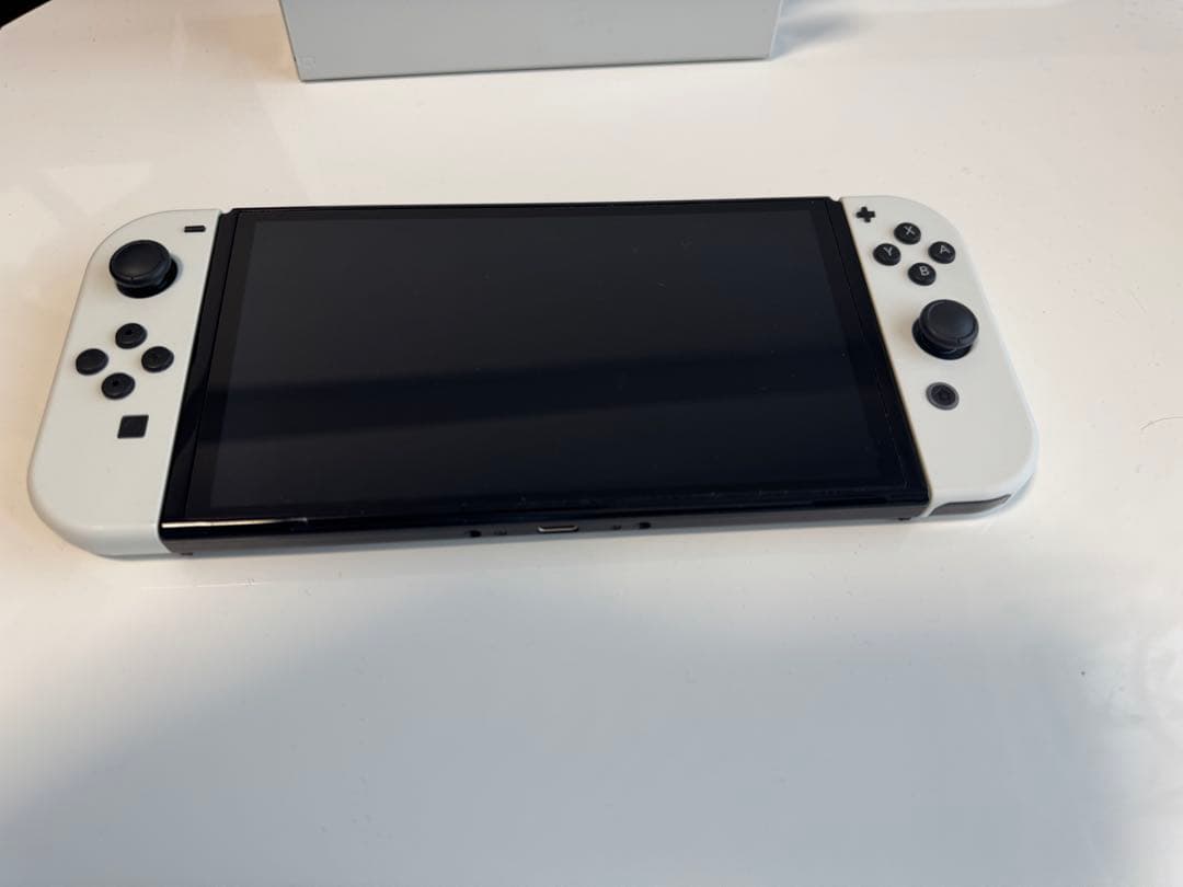 y Switch 本体 有機EL モデル ホワイト