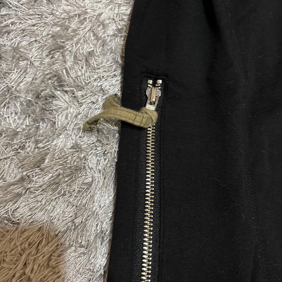Vivienne Westwood 黒いフード付きパーカー