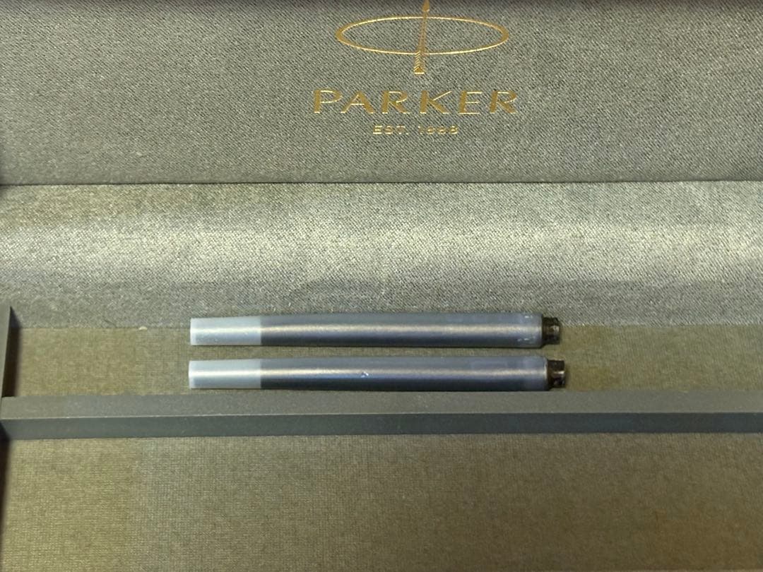 ア*ト様 Parker 万年筆 紺・金 専用ケース付き