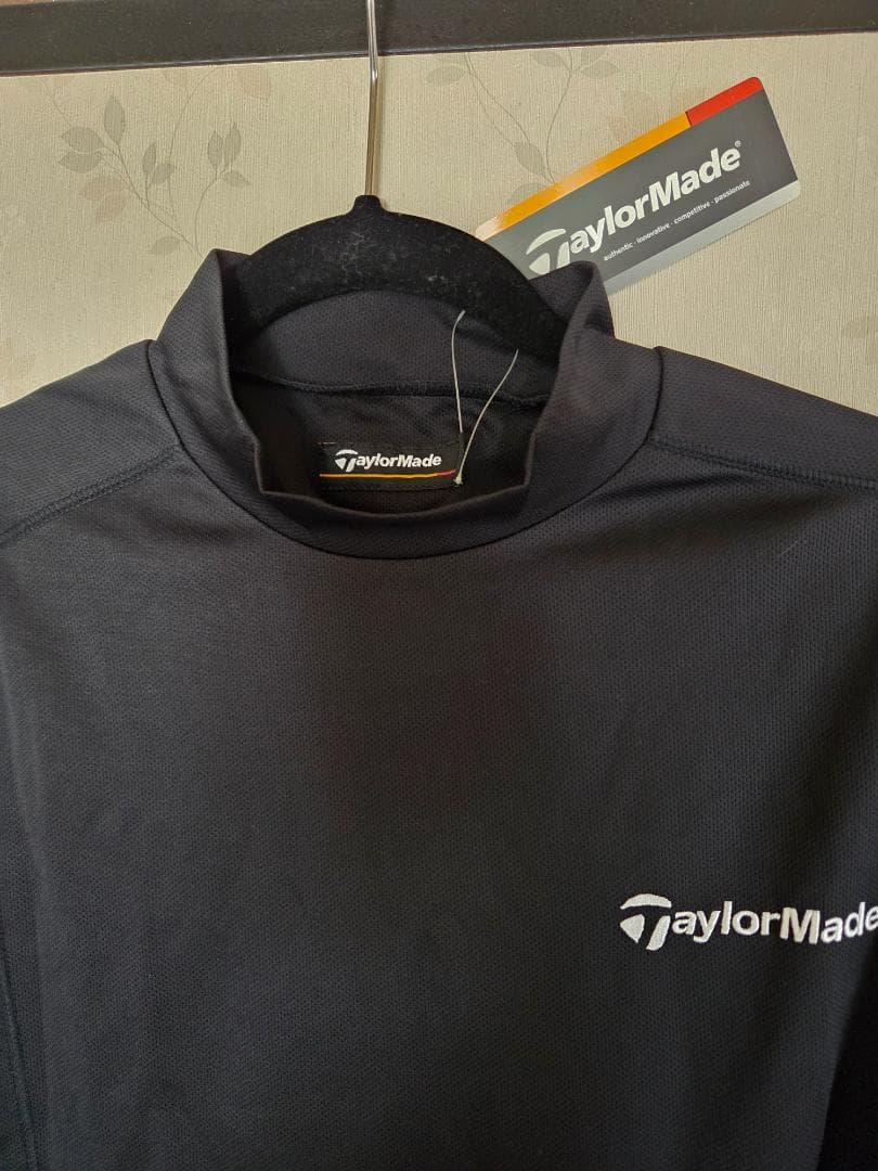 TaylorMade 黒 ハイネック ゴルフシャツ