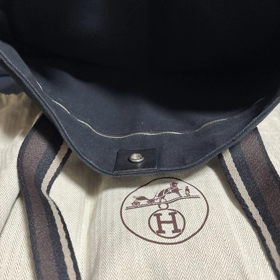 エルメス美品Hロゴ トートバッグ 黒と茶と白色のストライ週末特価36,000円