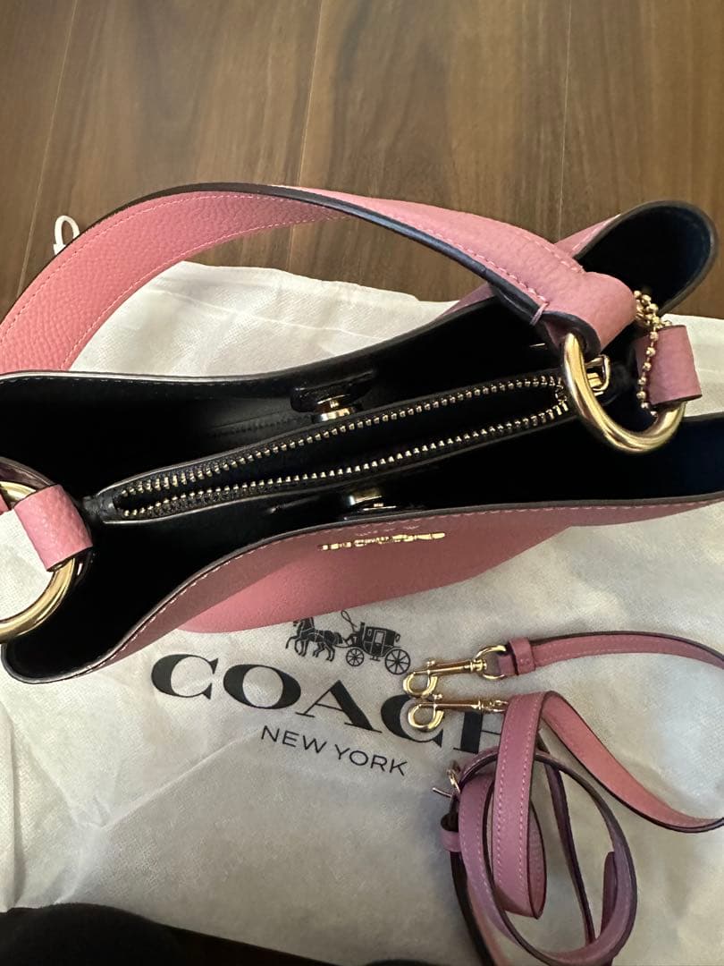 COACH ピンク レザー バッグ