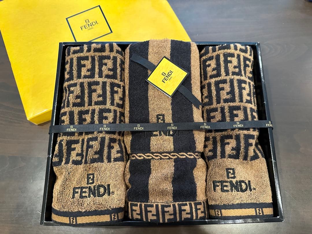 FENDI フェイスタオル 3枚セット ボックス入り