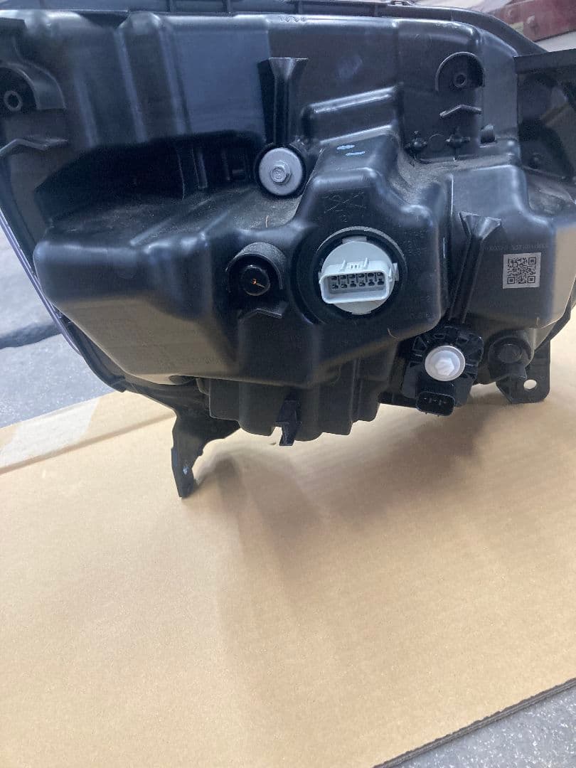 HONDA　N-BOXヘッドライト