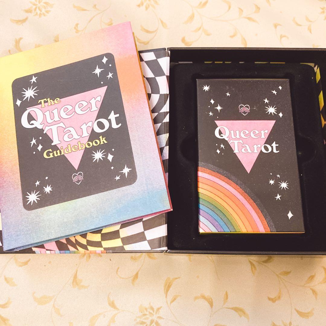 Queer Tarot タロットカード　占い