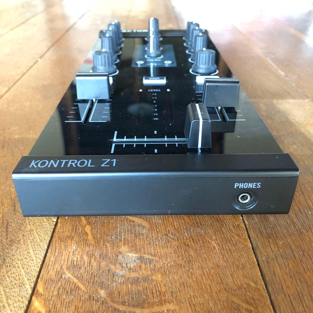 DJ機材 Native Instruments TRAKTOR KONTROL Z1