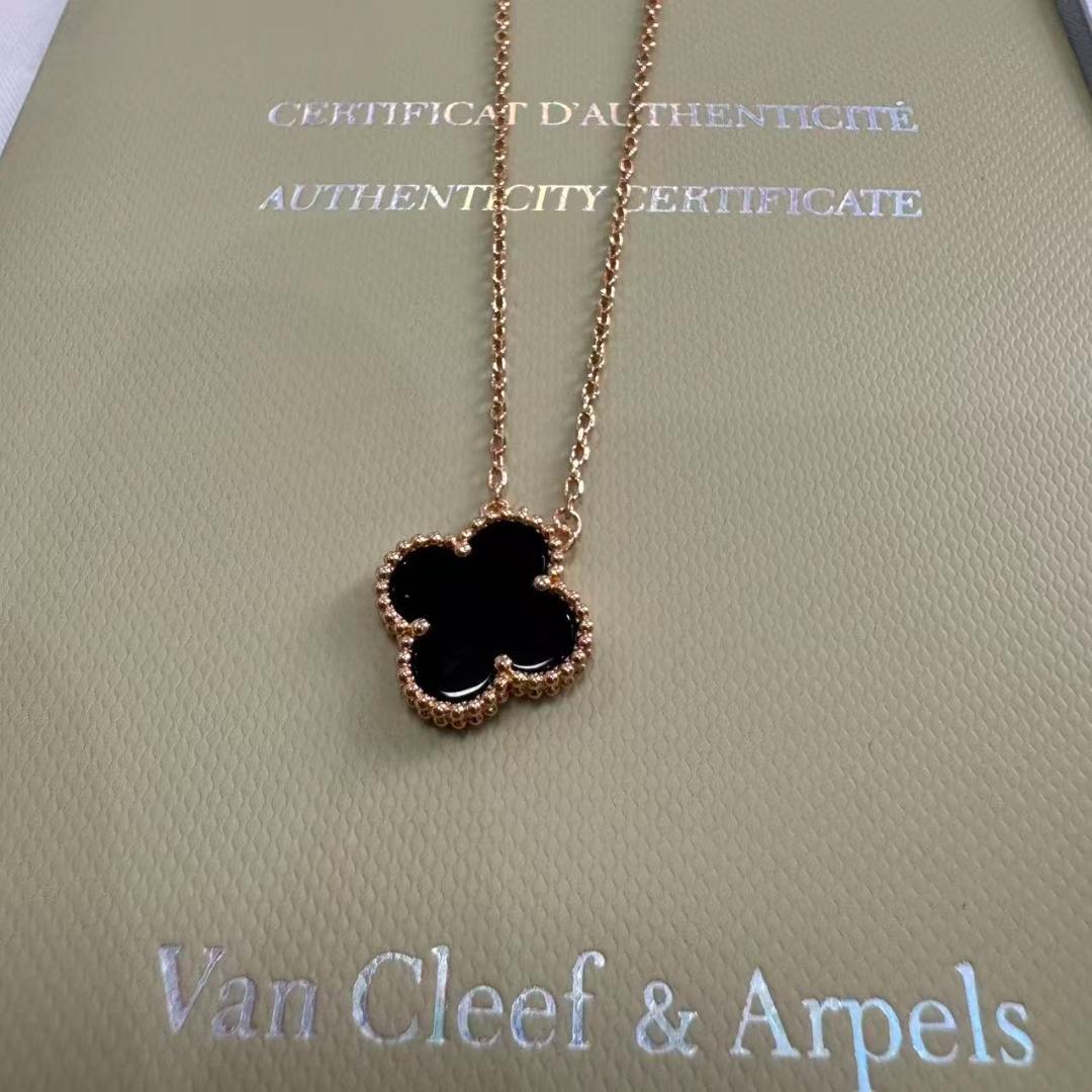 Van Cleef & Arpels 四つ葉のクローバーネックレス