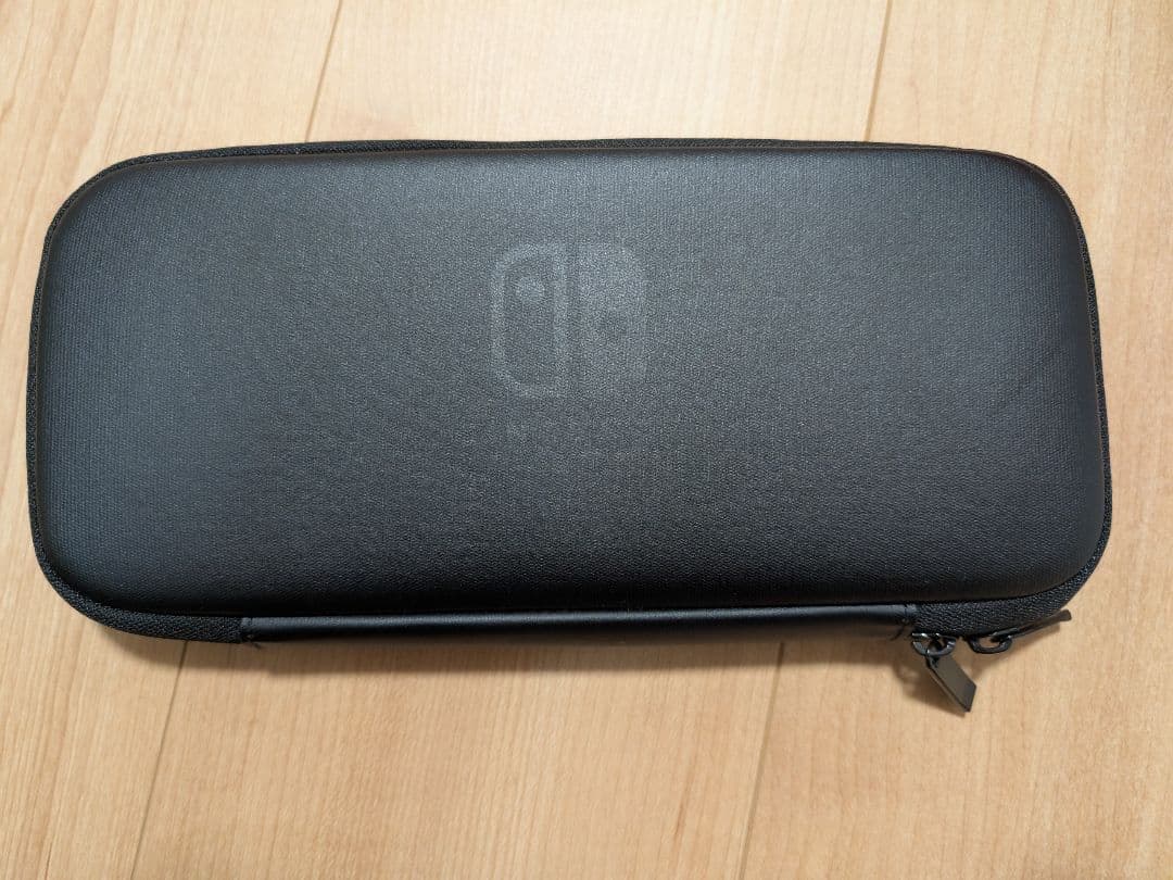 Nintendo Switch　(SDカード、ケース付き)