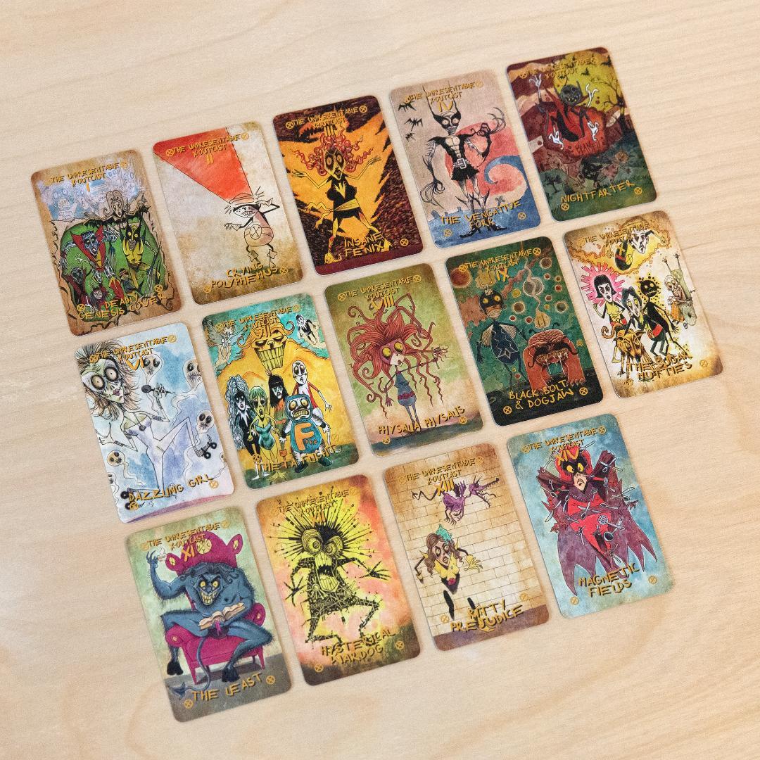 【正規品タロットカード】希少✨スーパーヒーローをパロディにしたコミカルなデッキ
